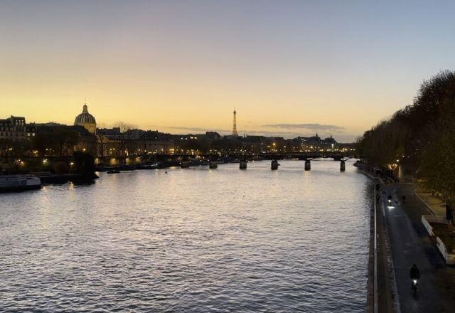 Descubra Paris navegando no Bateaux-Mouche