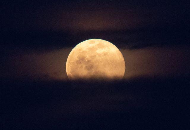 'Superlua de Páscoa' poderá ser vista durante feriado no Brasil