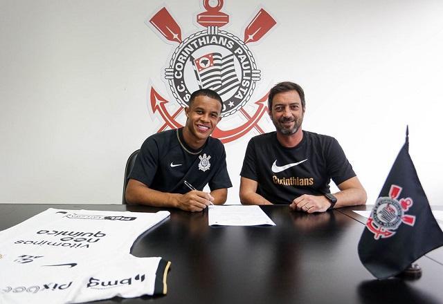 Corinthians renova com joia da base e põe multa rescisória em R$ 660 milhões