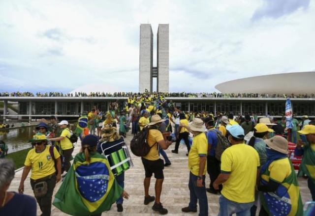 Atos golpistas: após 3 meses, STF conclui análise de presos e PGR de denúncias