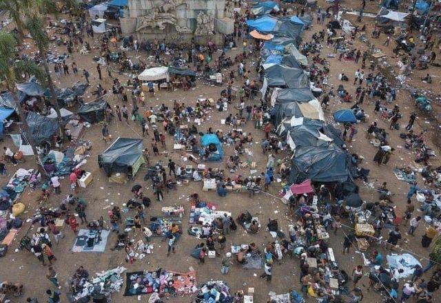 Polícia faz nova operação na cracolândia após feriado com roubos e vandalismo