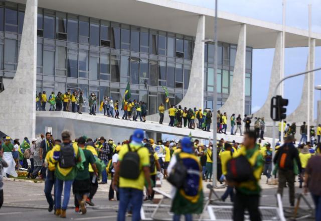 Contra CPMI dos atos de 8/1, governo quer adiar sessão conjunta desta 3ª