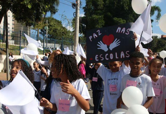 Pelo menos 5 estados não disponibilizam psicólogos nas escolas