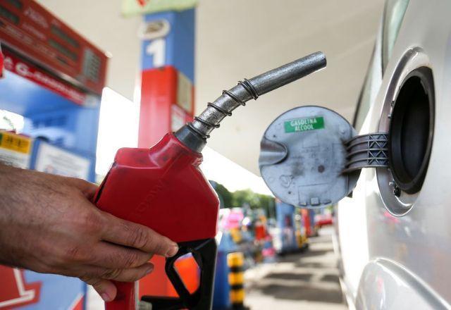 Redução no preço do diesel para refinarias começa a valer neste sábado