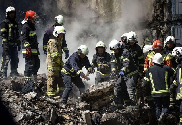 Nova onda de ataques russos deixa mais de 30 feridos na Ucrânia