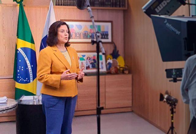 Ministra da Saúde defende importância de intensificar vacinação contra covid