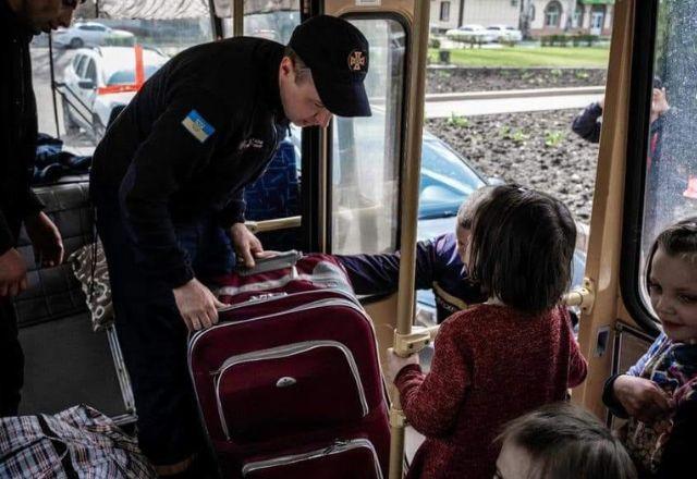 Ucrânia evacua moradores de áreas próximas à usina nuclear de Zaporizhzhia