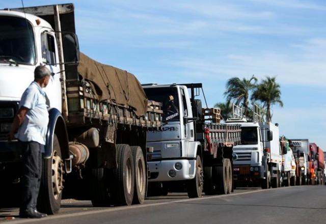 Há 5 anos, greve dos caminhoneiros parou o Brasil por 11 dias