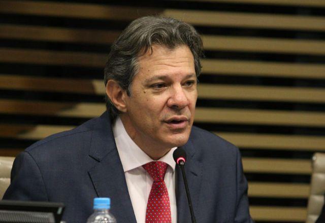 Haddad diz que debater taxa de juros não é afronta ao Banco Central