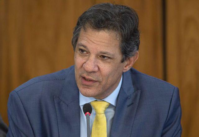 Haddad diz que avalia impactos da redução de tributos de carros populares