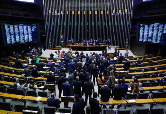 Sem atender indígenas, Câmara aprova projeto em defesa do marco temporal