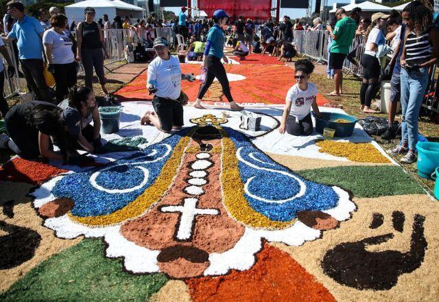 Milhões de brasileiros celebram o Corpus Christi por todo o país