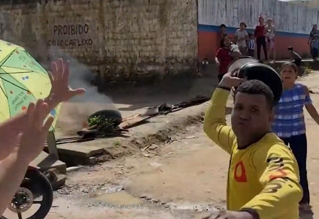 Cinegrafista de afiliada do SBT é agredido durante manifestação