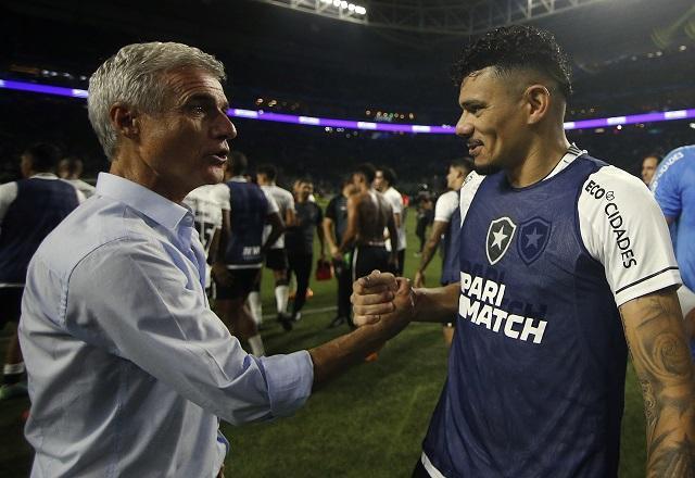 Luís Castro fala sobre possível saída do Botafogo: "Não sei o que vai acontecer"