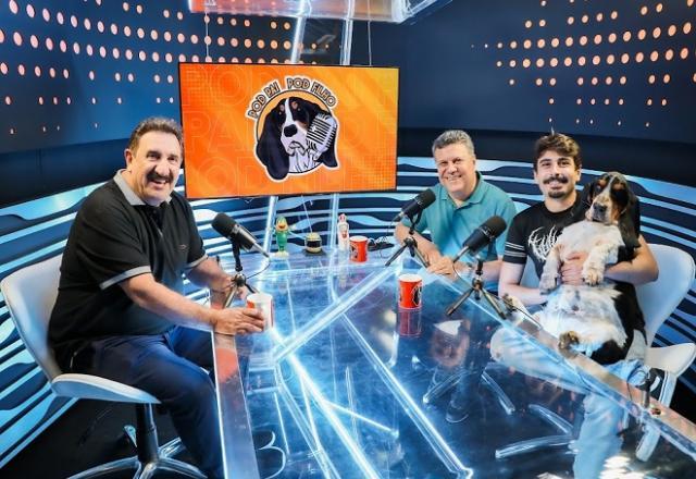 Ratinho revela bastidores da carreira e desafios: "Sou tímido"