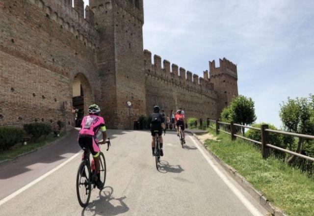 Itália: conheça o Castelo de Montegridolfo e saboreie capuccino e croissants