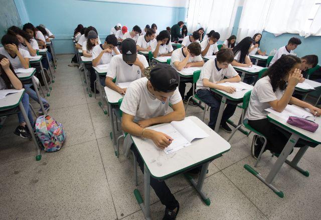 Governo de SP lança Provão Paulista para ingresso em universidade públicas