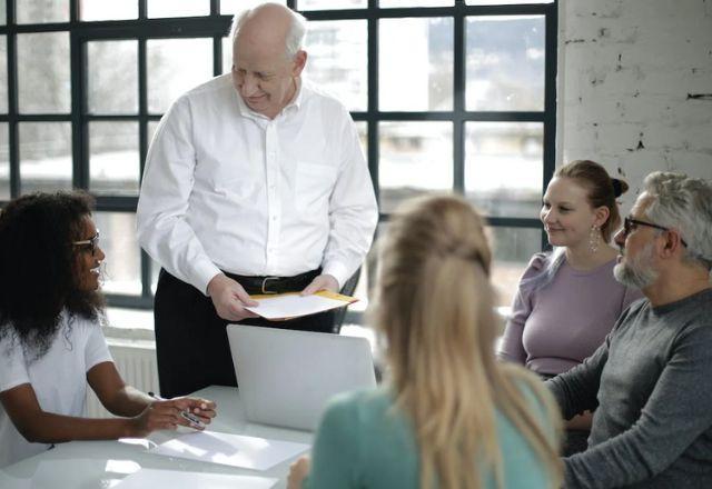 Para superar as crises, escute as pessoas mais experientes e respeite as culturas