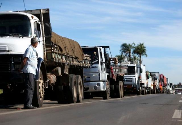 STF derruba pontos da Lei dos Caminhoneiros sobre jornada e descanso