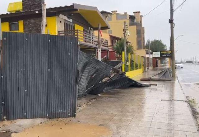 Ciclone causa destruição em 51 municípios e deixa um morto no RS