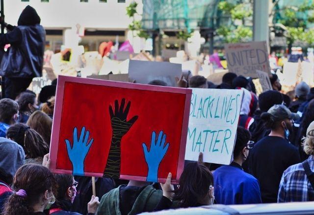 NY pagará US$13 mi a manifestantes presos durante protestos por morte de George Floyd