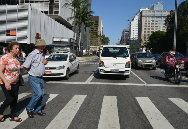 Criança de 5 anos chama os Bombeiros após motorista atropelar a avó