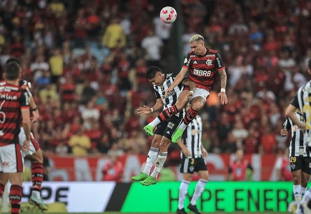 Atlético-MG x Flamengo: onde assistir, escalações e desfalques