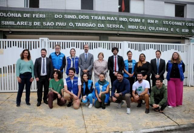 Secretário nacional de Justiça visita afegãos no litoral de São Paulo