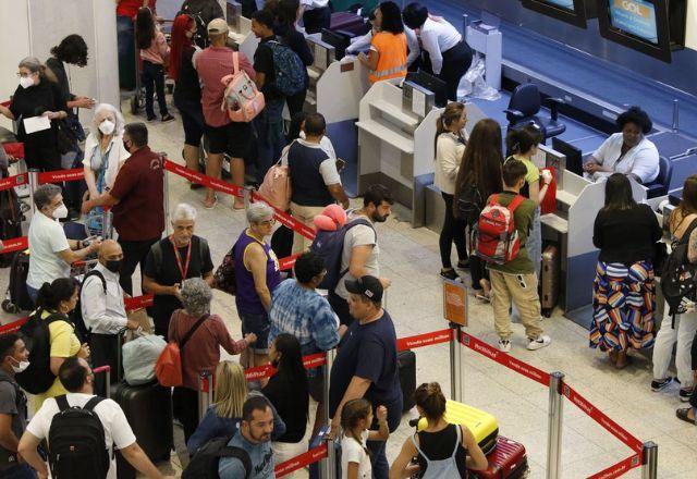 Mau tempo causa cancelamentos e atrasos no Aeroporto Santos Dumont, no Rio