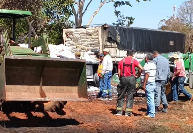 Motorista morre carbonizado em acidente em rodovia de SP