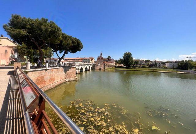 Descubra Rimini: Uma mistura encantadora de história e modernidade na Itália