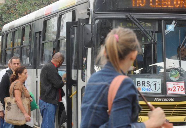 Cerca de 36% dos brasileiros passam mais de 1h por dia no transporte