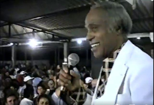 Carlos Gonzaga, cantor de Oh, Carol e Diana morre aos 99 anos