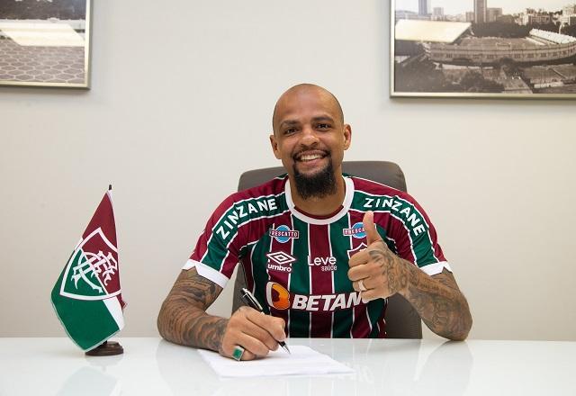 Fluminense renova contrato com Felipe Melo por mais um ano