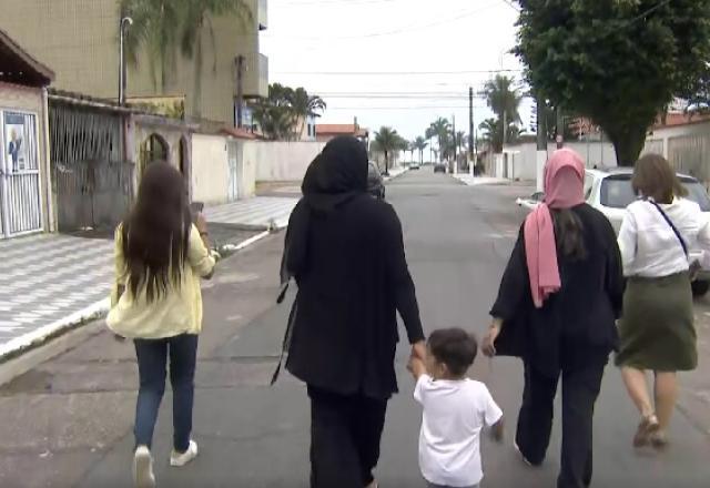 Refugiados afegãos são transferidos de Praia Grande para Guarulhos