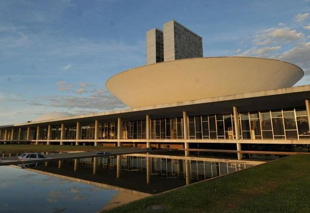 Câmara conclui votação, e projeto da minirreforma eleitoral segue para o Senado