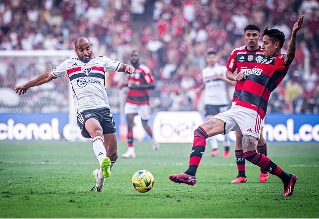 Calleri marca e São Paulo sai na frente contra Flamengo na Copa do Brasil