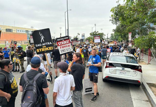 Roteiristas de Hollywood chegam a acordo provisório e podem encerrar greve