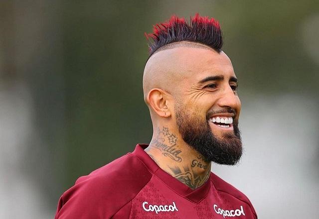 Vidal critica técnico holandês e cutuca Sampaoli: "Carecas são complicados"