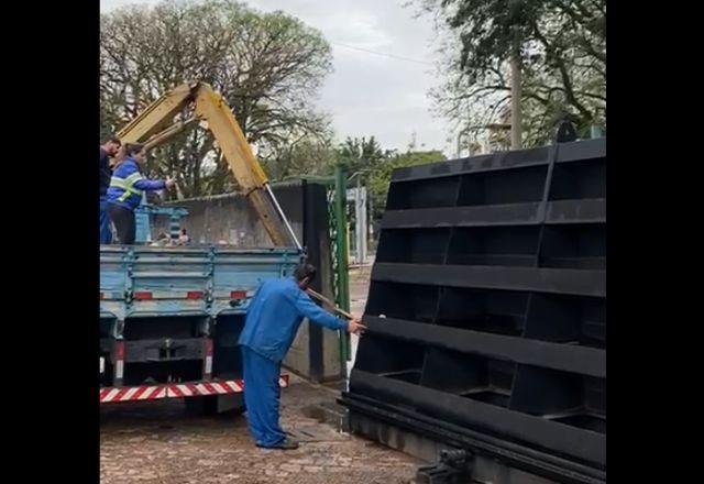 Porto Alegre fecha comportas para prevenir enchente no centro da cidade