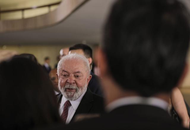 Lula opera quadril na 6ª feira e fica no hospital por cinco dias