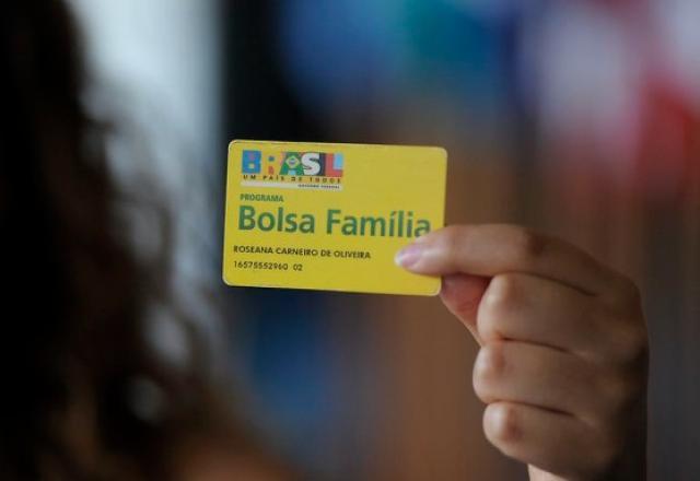 Três milhões de famílias cadastradas no Bolsa Família deixaram a pobreza em 2023