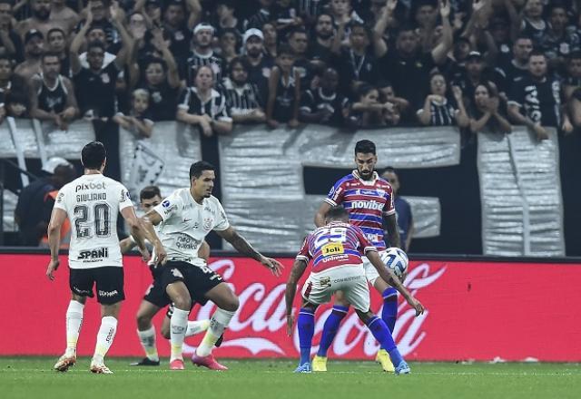 Corinthians e Fortaleza empatam e deixam semi da Sul-Americana em aberto