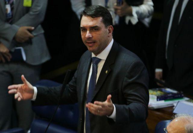 "Banalização do Holocausto": Instituto Brasil-Israel repudia fala de Flávio Bolsonaro em CPMI