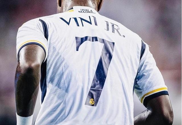 Criança com camisa de Vinícius Júnior sofre injúria racial na Espanha