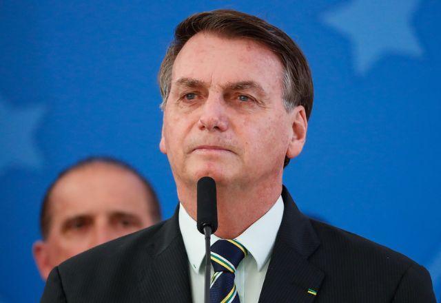 TSE multa Bolsonaro em R$ 10 mil por propaganda contra Lula