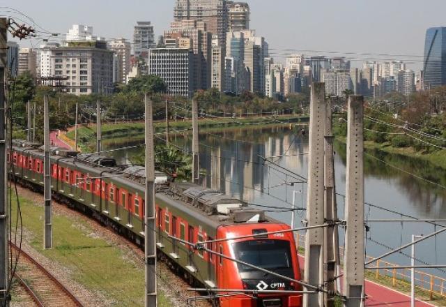 Greve em São Paulo: serviços públicos terão ponto facultativo nesta 3ª feira