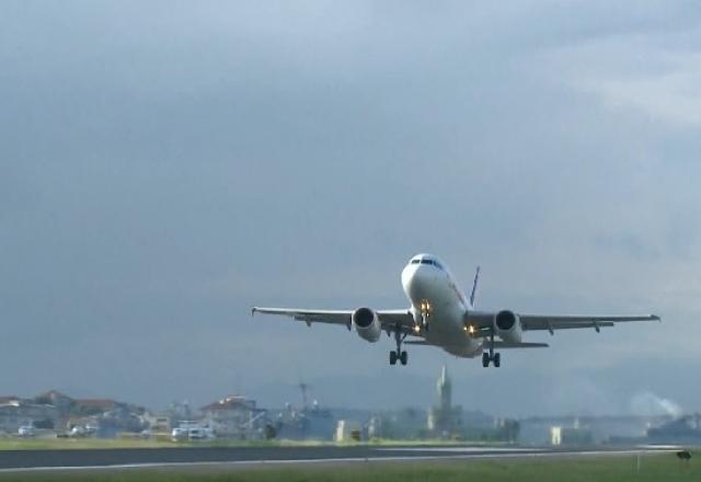 Aeroporto do Galeão começa a receber voos do Santos Dumont