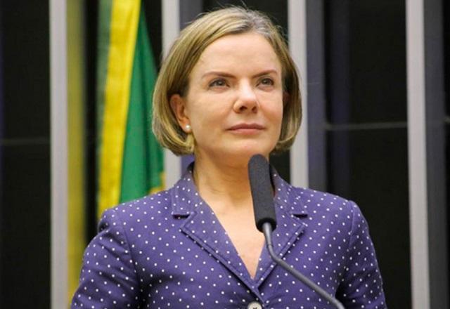 Gleisi Hoffmann deixou UTI e foi transferida para o quarto, diz Lindbergh Farias