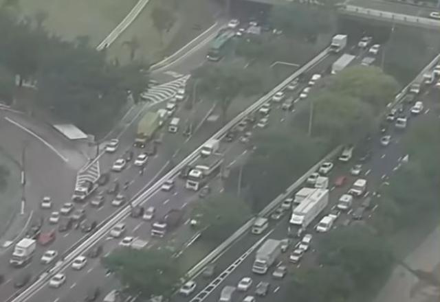 São Paulo tem 385 km de lentidão em dia de greve